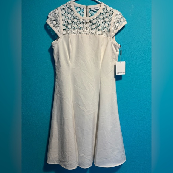 Calvin Klein White Embellished with Cute Floral A-Line Mini Dress - Picture 1 of 4